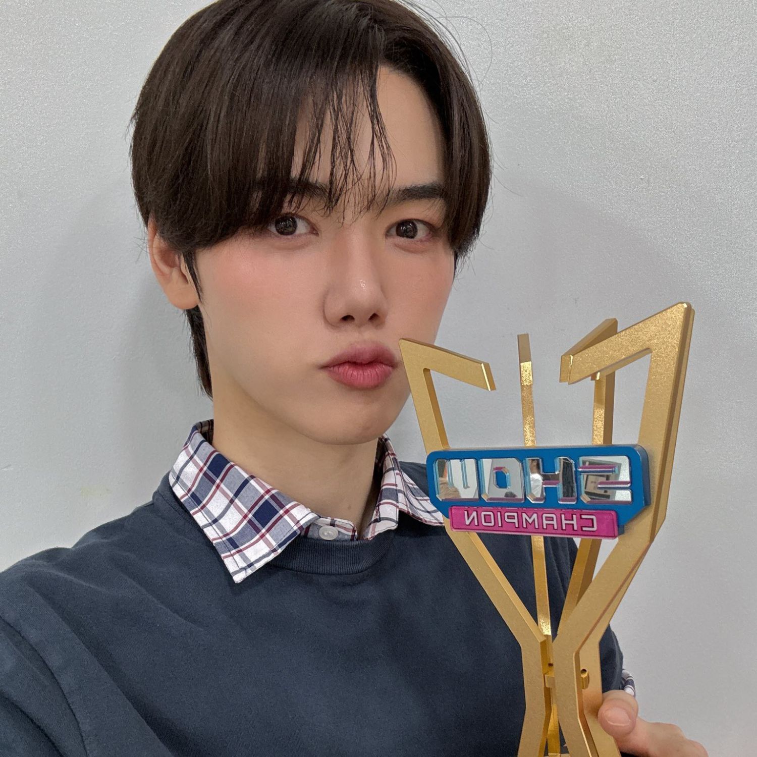 Recent activity shot of Minhee (CRAVITY)