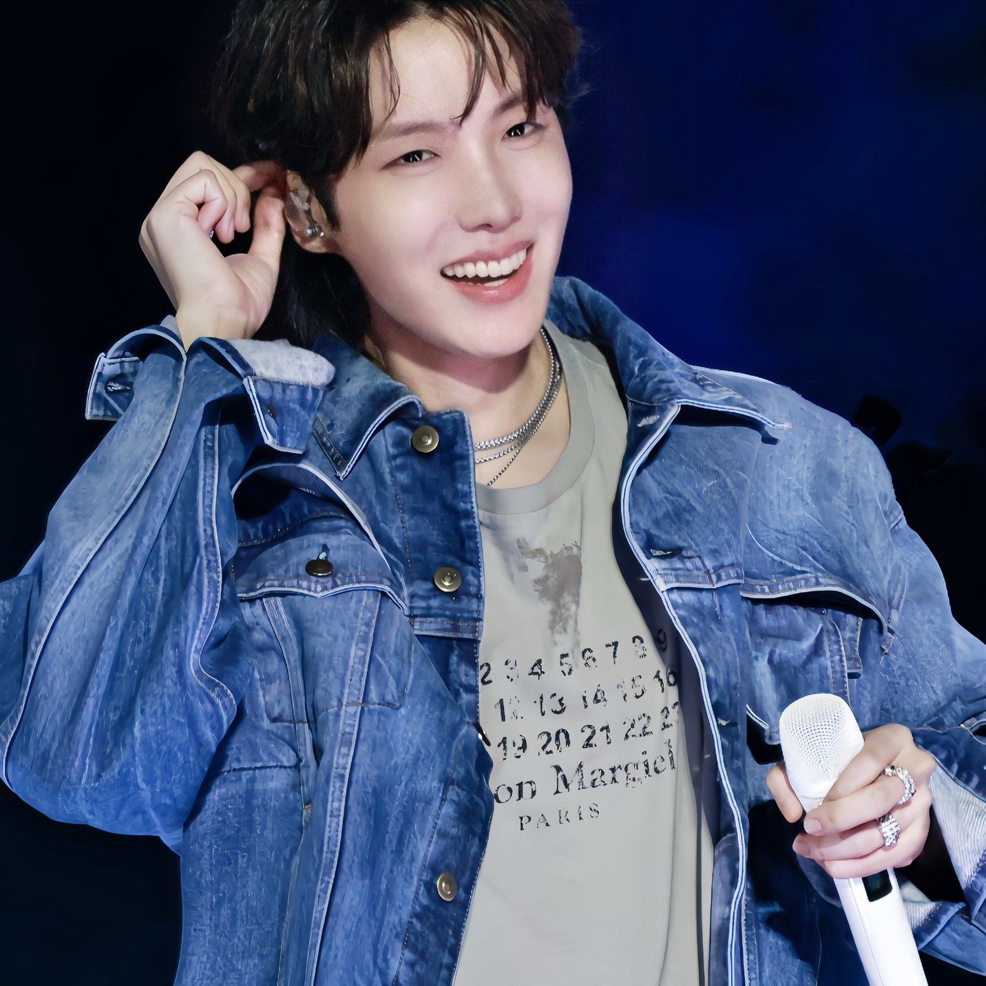 J-hope (防彈少年團)的最新照片