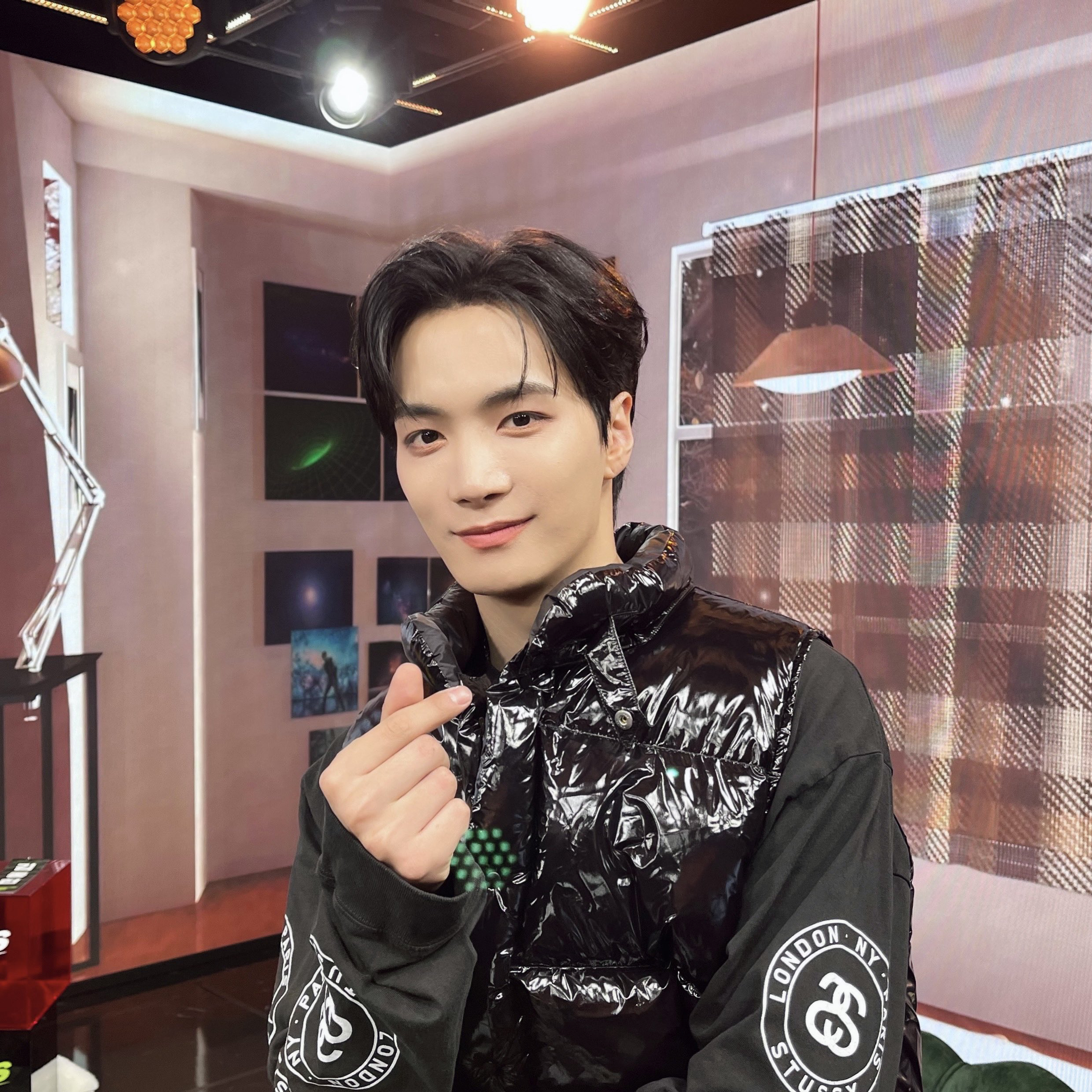 Behind-the-scenes cut of Kim Jonghyeon