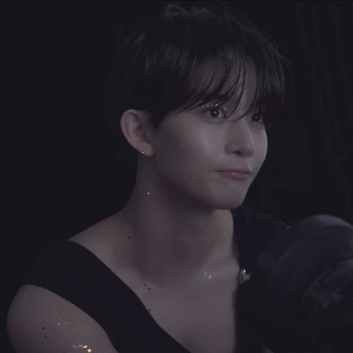 Behind-the-scenes cut of Bae Jinyoung
