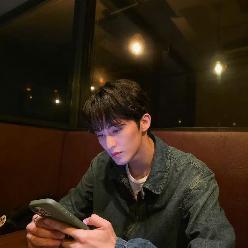A moment captured by Mark (NCT 127, NCT DREAM)'s fan