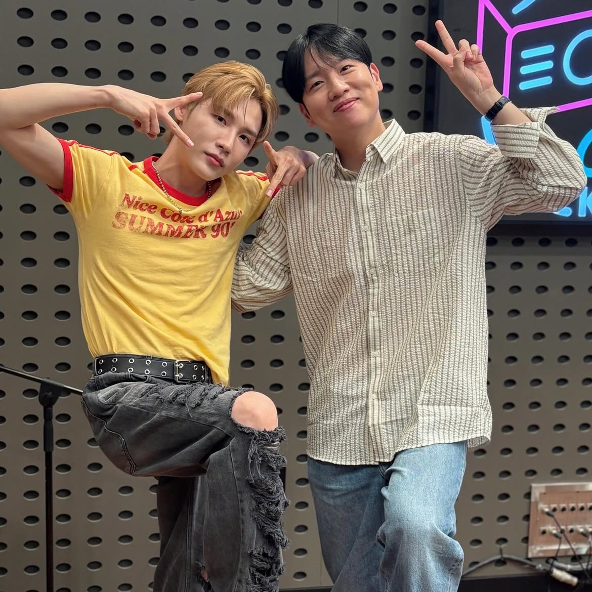 チョン・ウン (AB6IX)の舞台裏ショット