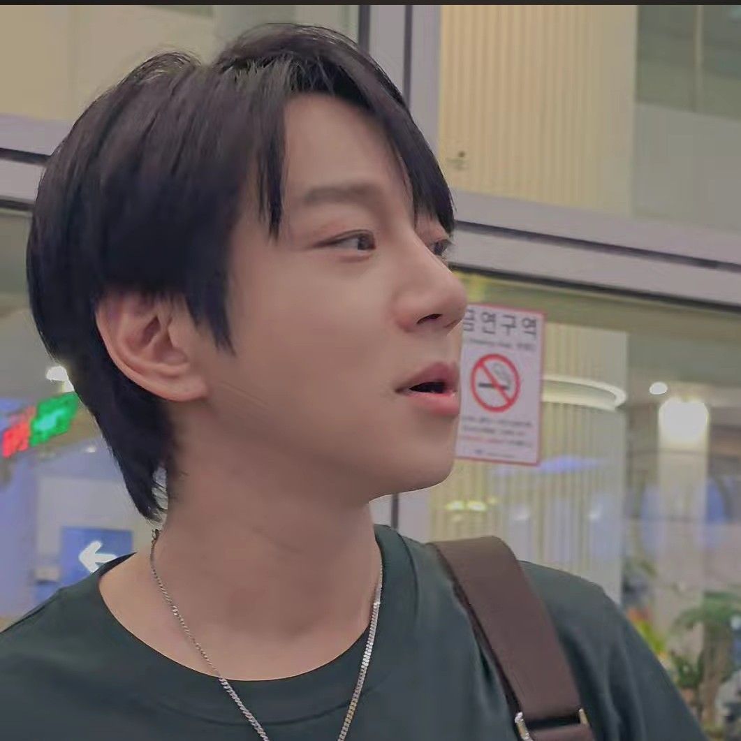 Momen yang diabadikan oleh penggemar Hwang Chiyeol