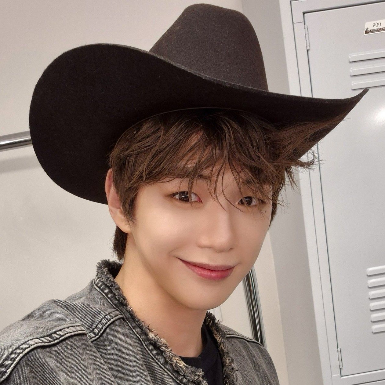Behind-the-scenes cut of Kang Daniel