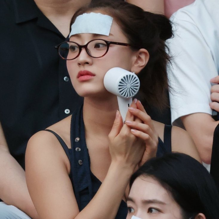 Latest photo of Jihyo (TWICE)