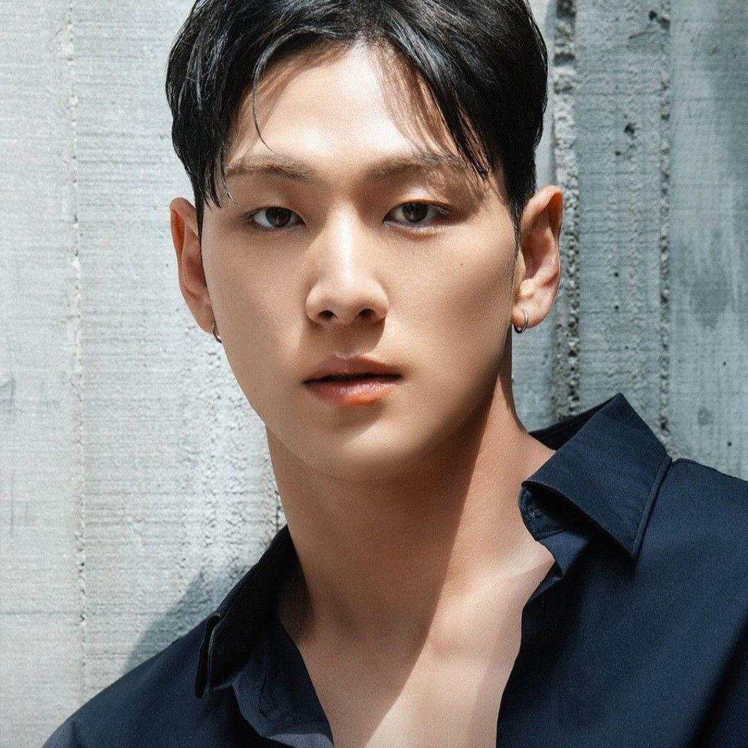 Latest photo of Baekho