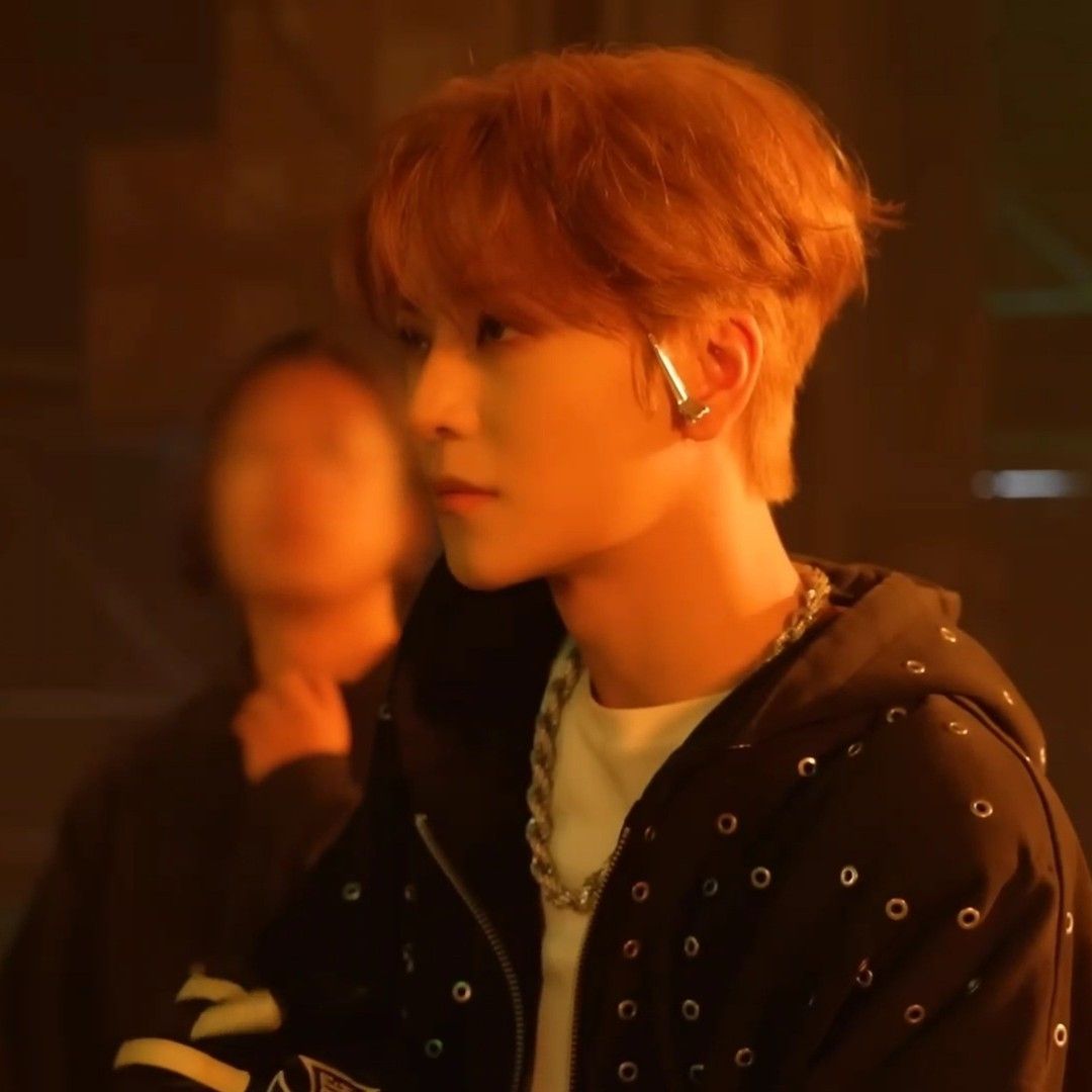 A moment captured by He Xinlong (ALPHA DRIVE ONE)'s fan