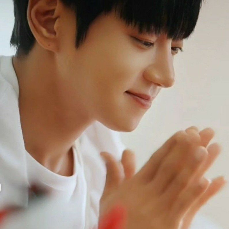 Latest photo of Hwang Chiyeol