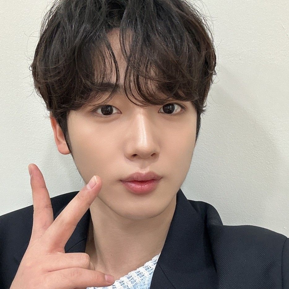 Recent activity shot of Kim Yohan (WEi)