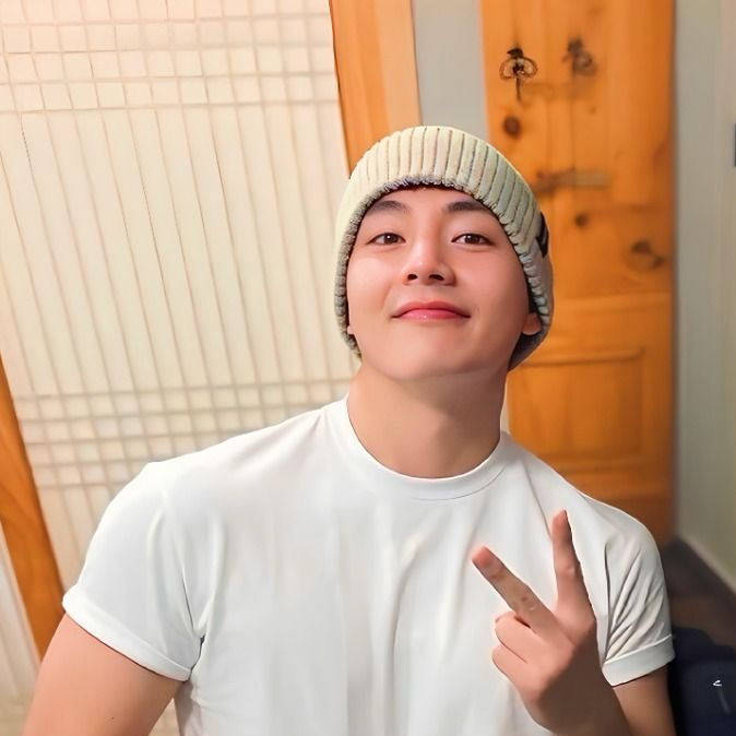 뷔 (방탄소년단)의 최신 사진