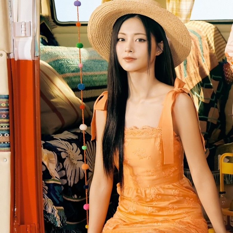 Latest photo of Tzuyu (TWICE)