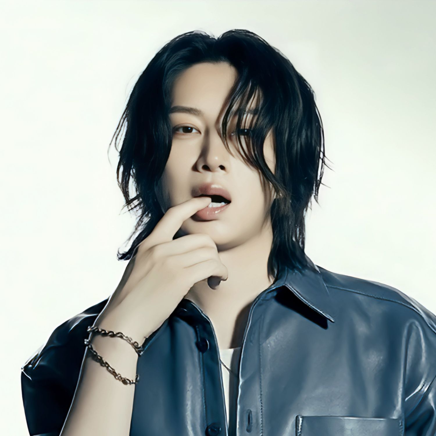 Latest photo of Heechul (Super Junior)