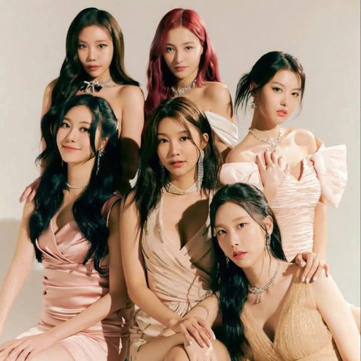 Behind-the-scenes cut of MOMOLAND