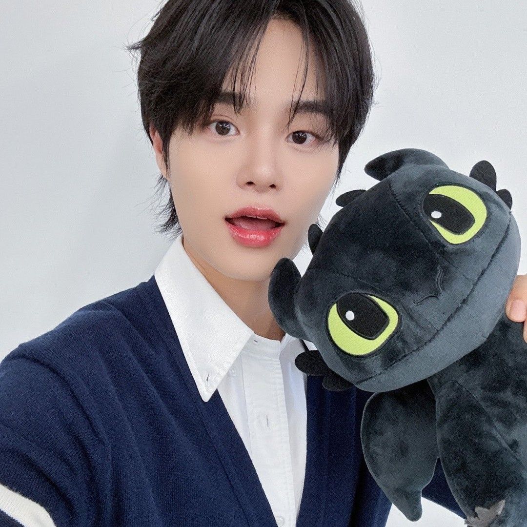 Latest photo of Lee Daehwi (AB6IX)