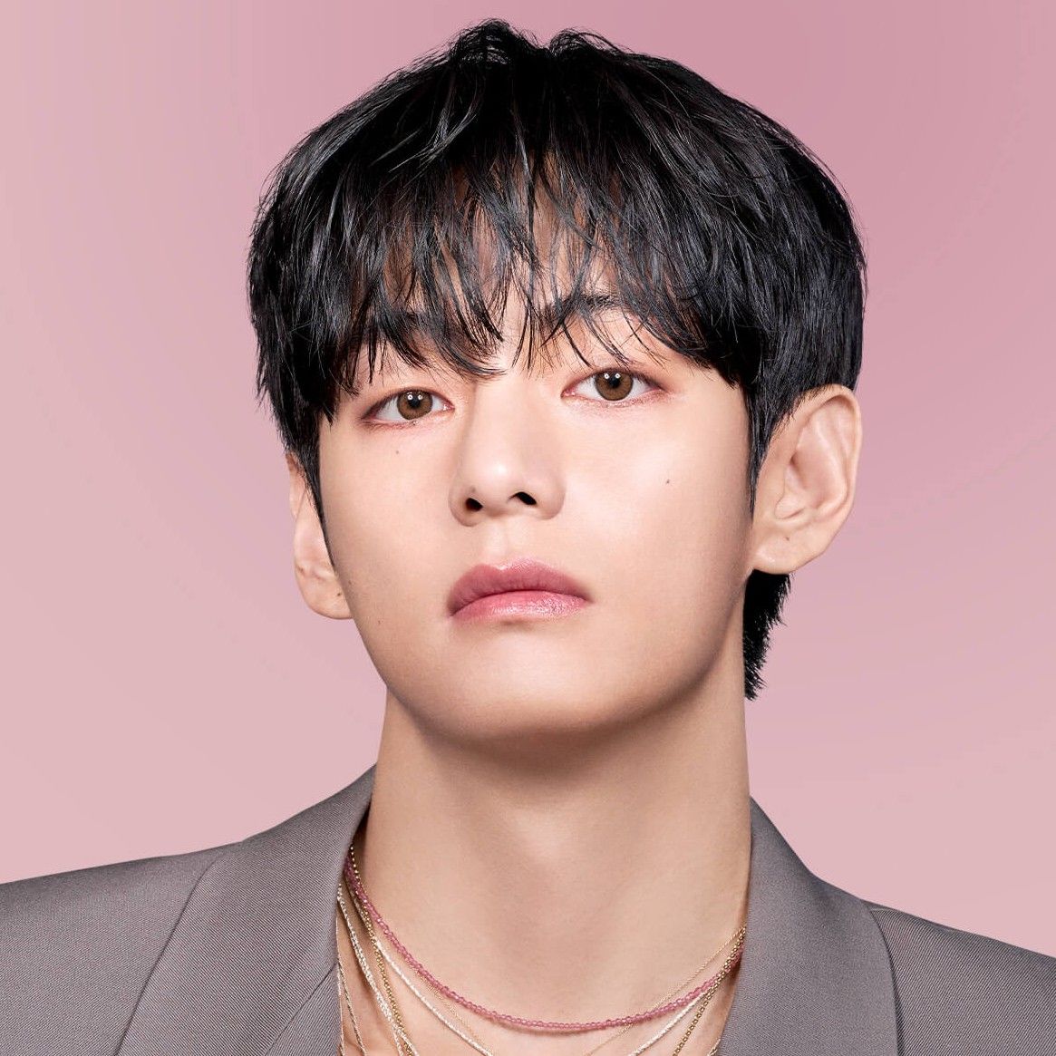 뷔 (방탄소년단) 최근 활동샷