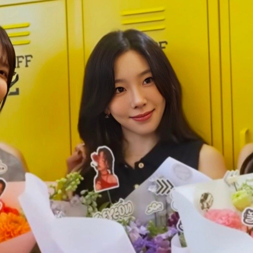 Behind-the-scenes cut of Girls' Generation