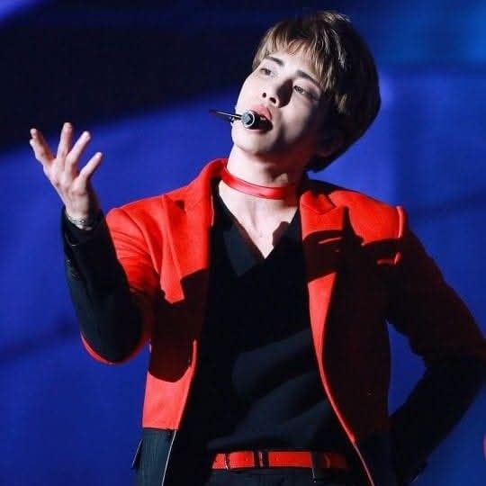 Foto aktivitas terbaru Jonghyun (SHINee)