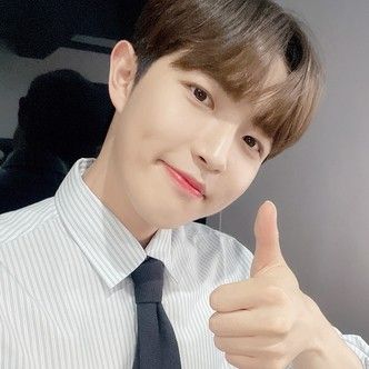 A moment captured by Kim Jaehwan's fan