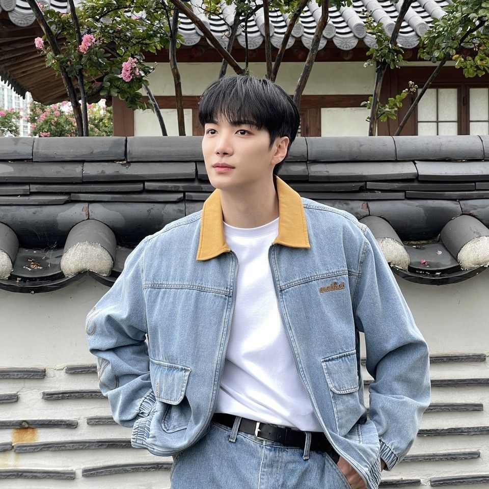 Recent activity shot of Kim Jonghyeon