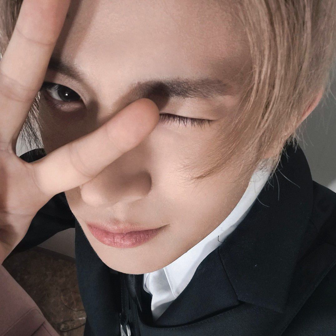 Foto aktivitas terbaru Heeseung (ENHYPEN)