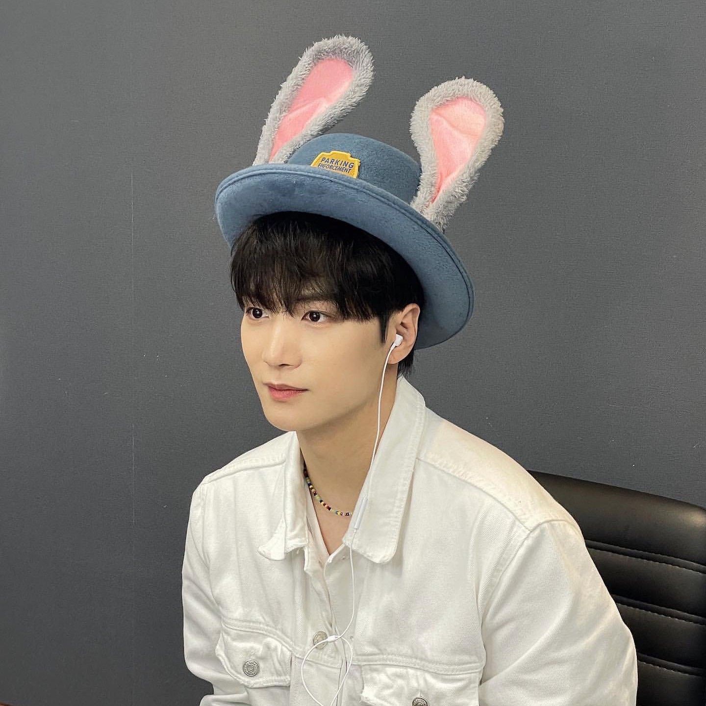 A moment captured by Kim Jonghyeon's fan