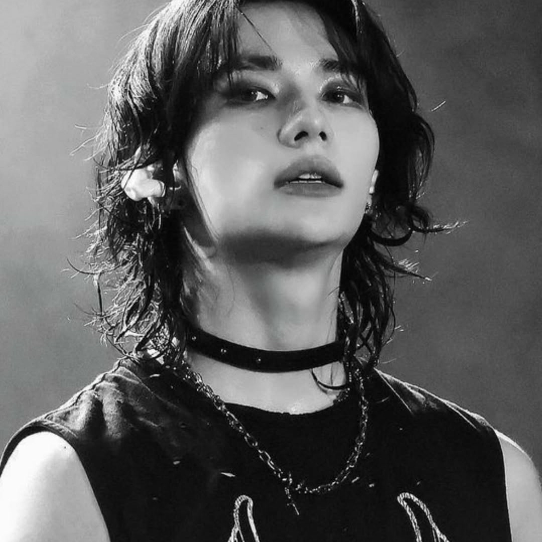 Latest photo of Felix (Stray Kids)