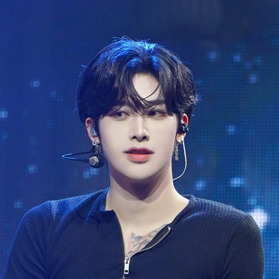 A moment captured by Ricky (ZEROBASEONE)'s fan