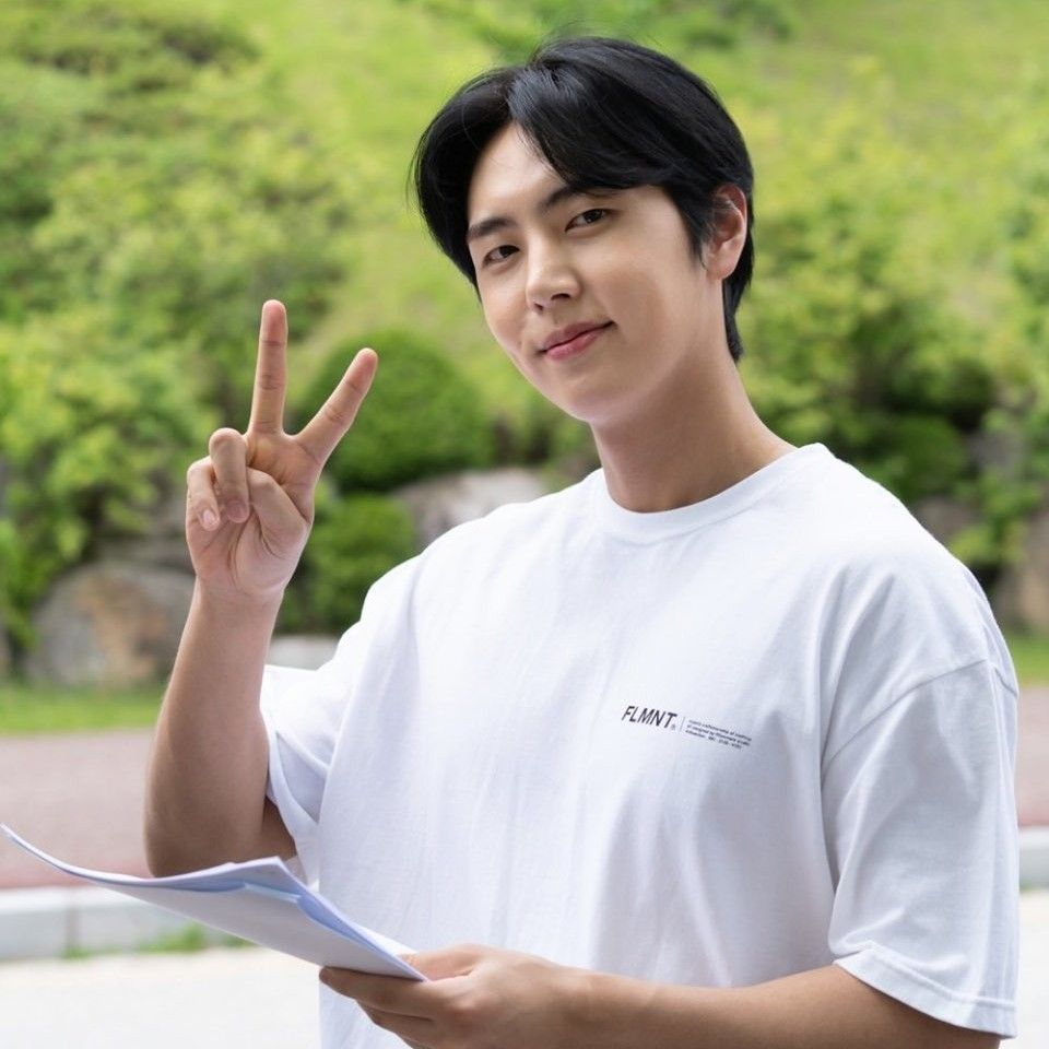 A moment captured by SF9's fan