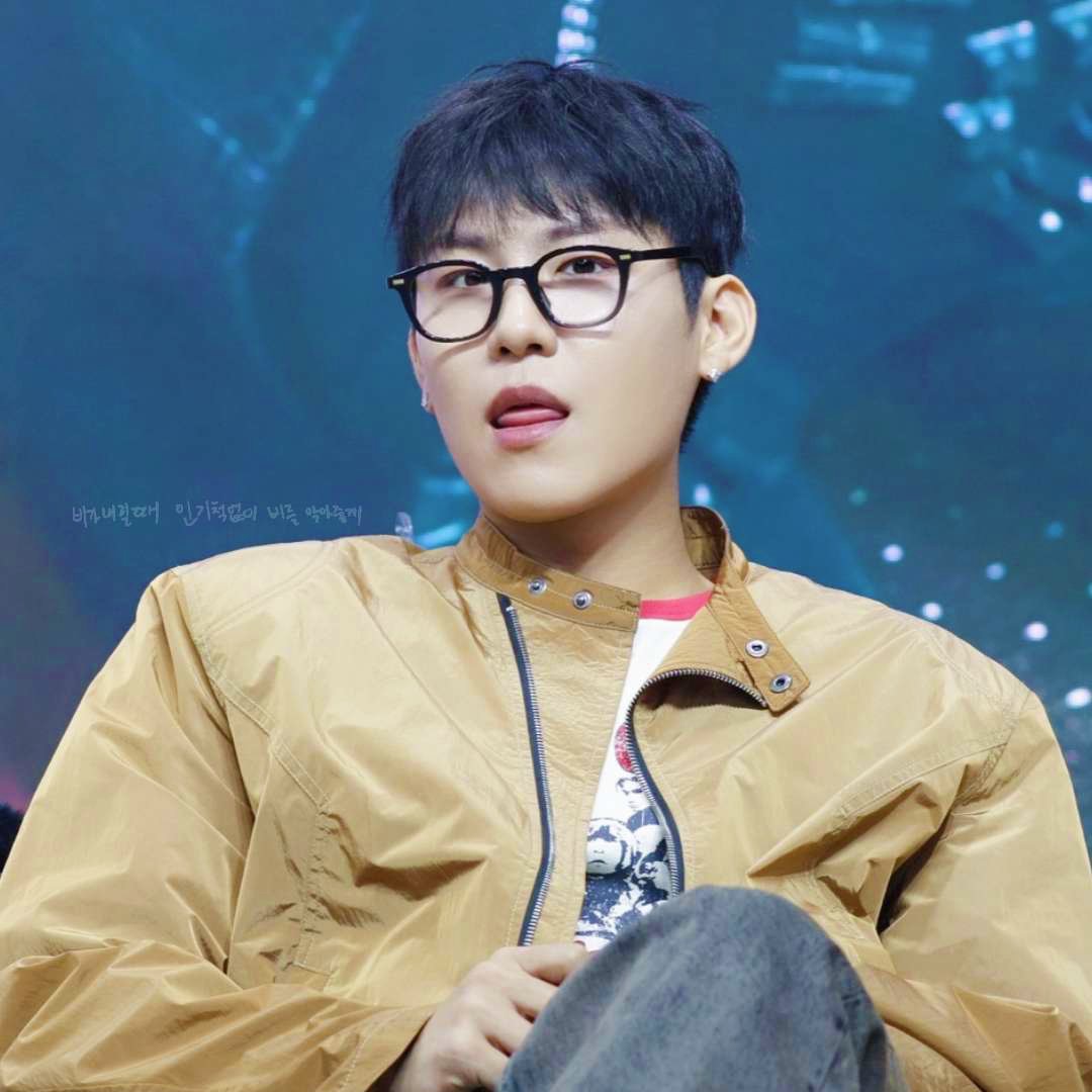 A moment captured by Park Woojin (AB6IX)'s fan