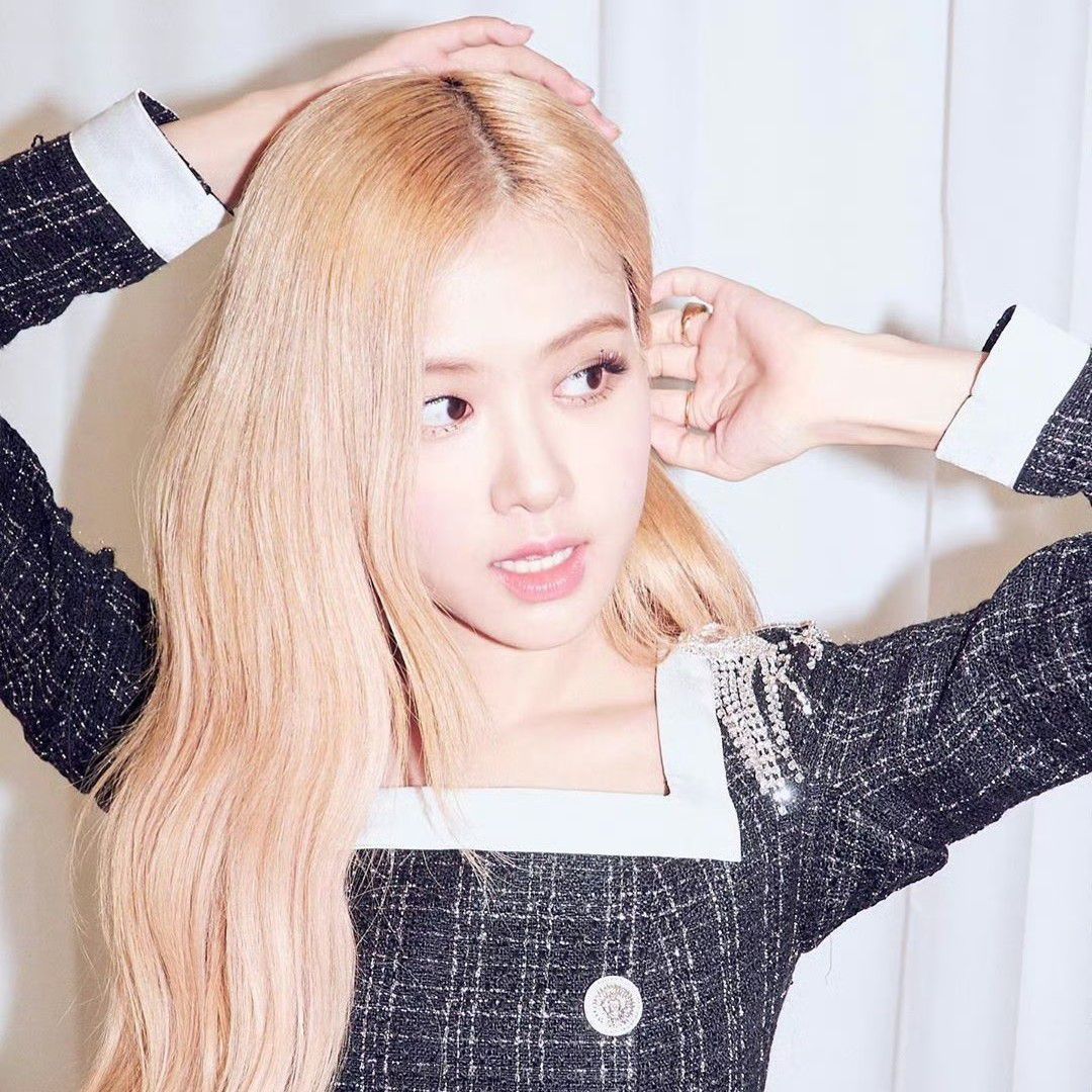 Recent activity shot of ROSÉ (BLACKPINK)