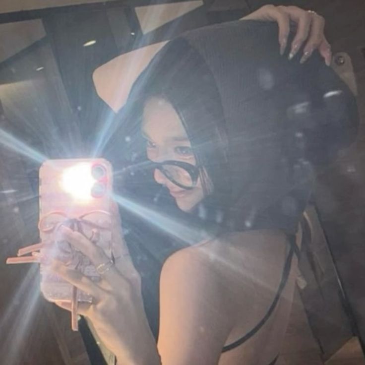 Behind-the-scenes cut of Xinyu (tripleS)