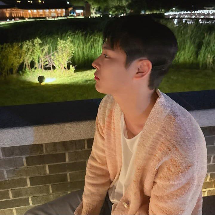 Behind-the-scenes cut of Choi Byungchan