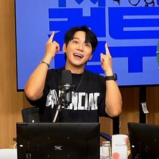 Recent activity shot of Hwang Chiyeol