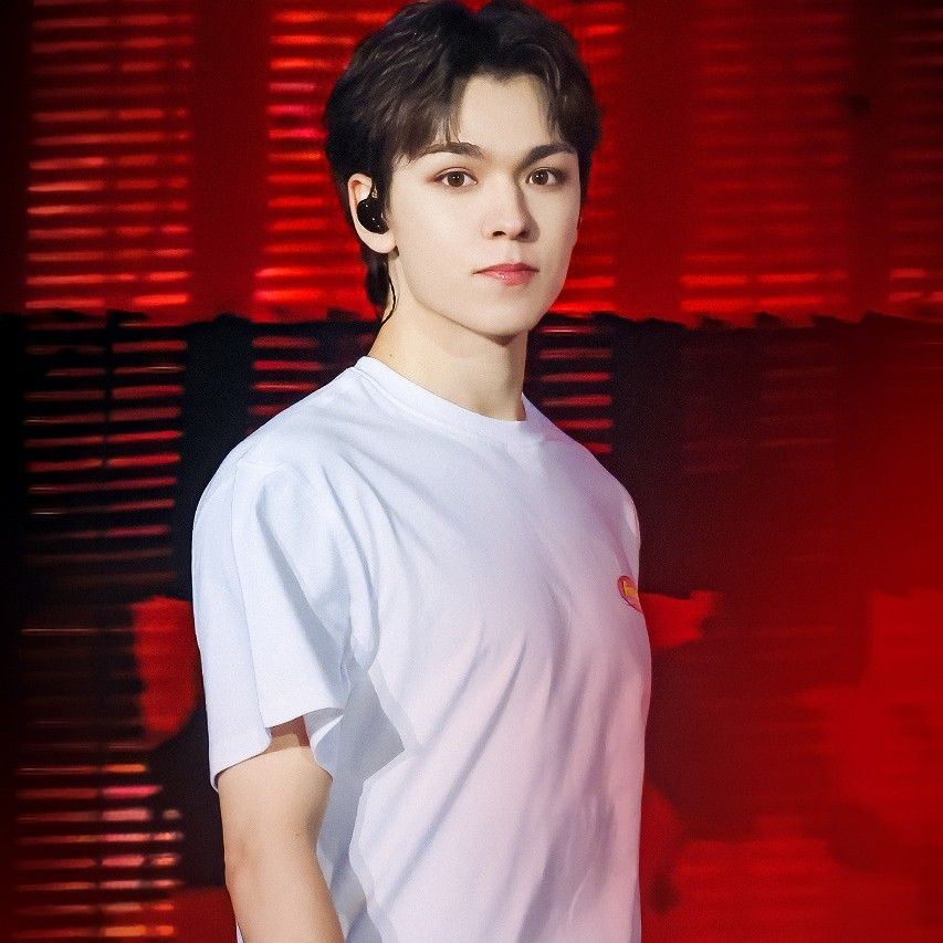 Latest photo of Vernon (SEVENTEEN)