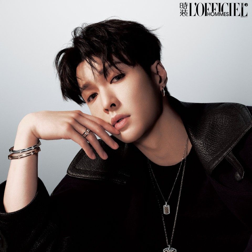 A moment captured by Lay (EXO)'s fan