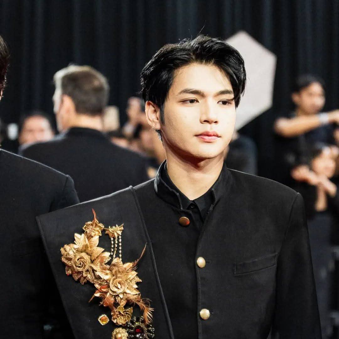 キム (HORI7ON)の最新写真