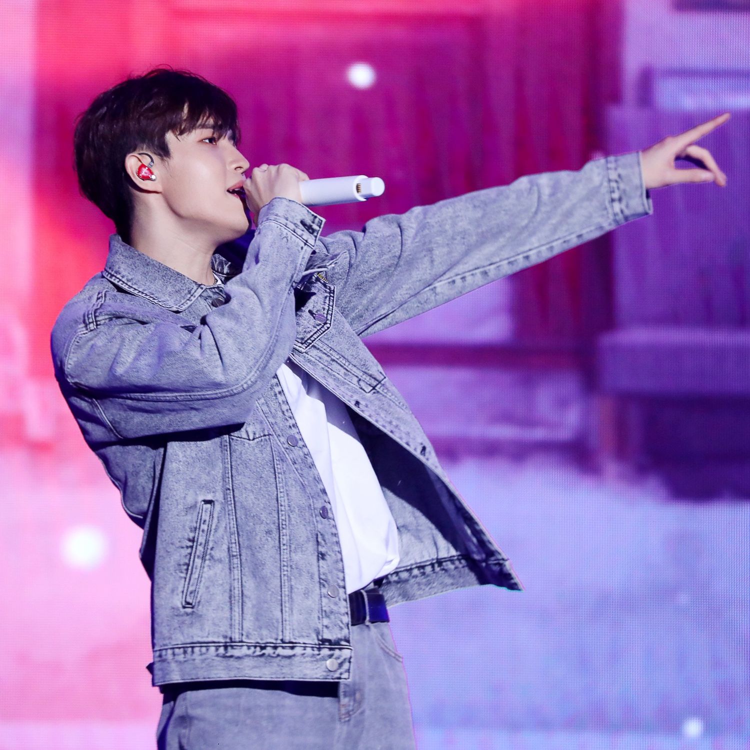 Potret di balik layar Kim Jaehwan