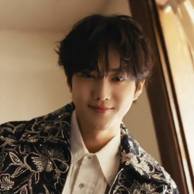 Latest photo of Suho (EXO)