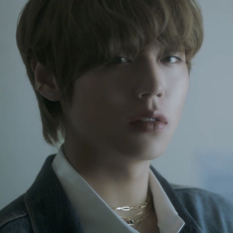Behind-the-scenes cut of Park Jihoon