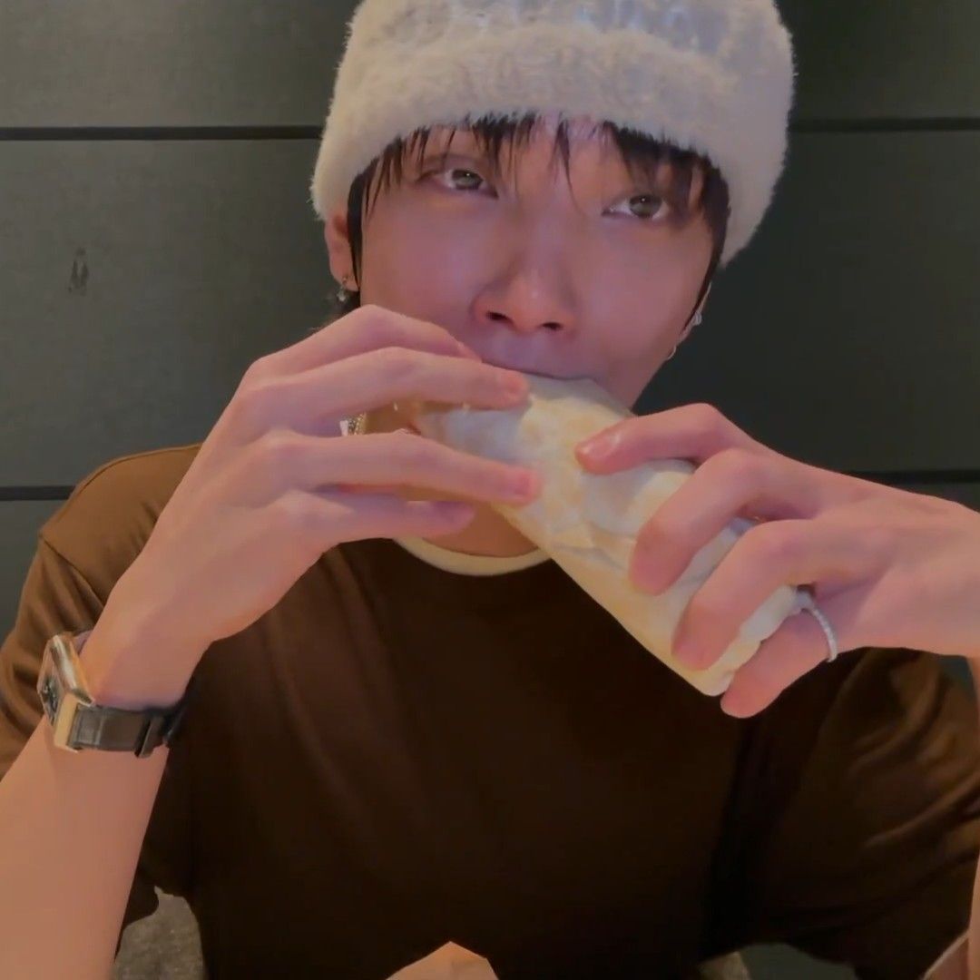 Recent activity shot of Joshua (SEVENTEEN)