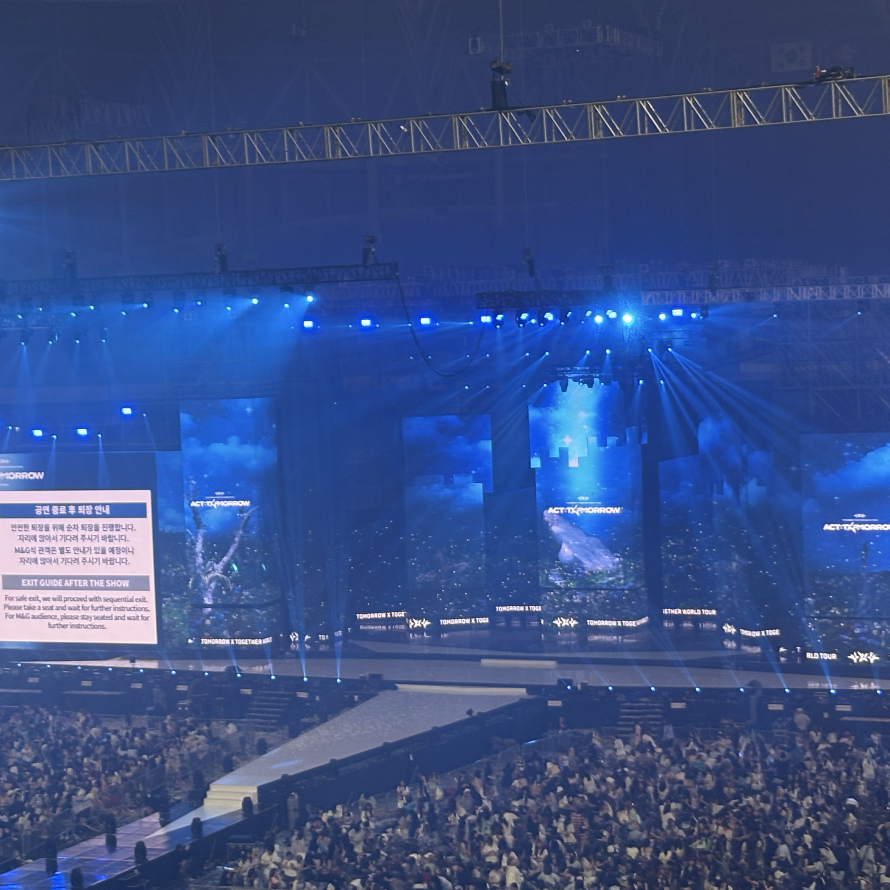 A moment captured by Yeonjun (TOMORROW X TOGETHER)'s fan