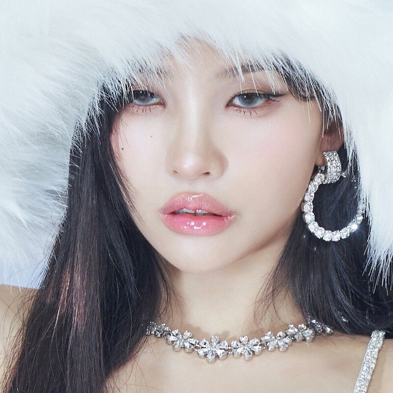 Behind-the-scenes cut of Soyeon (i-dle)