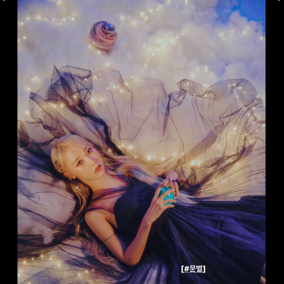 Foto terbaru Moonbyul (MAMAMOO)