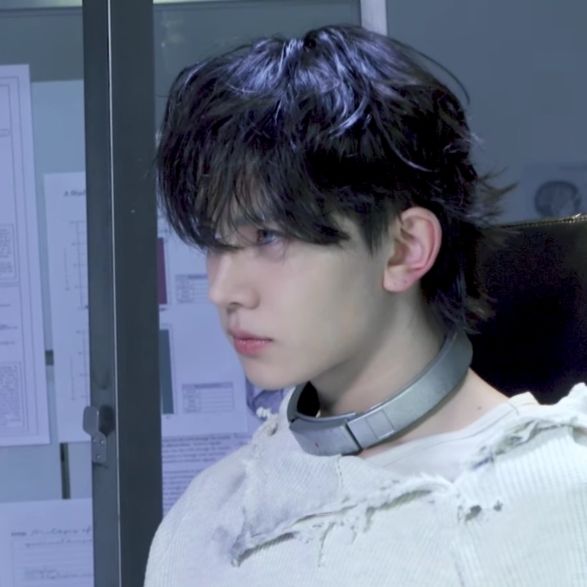 Foto terbaru Heeseung (ENHYPEN)