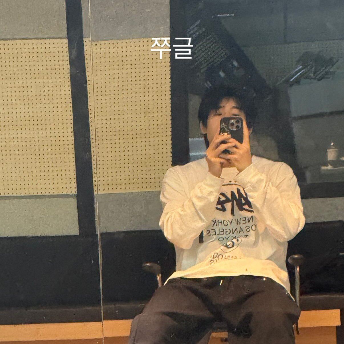 Behind-the-scenes cut of Han Seungwoo