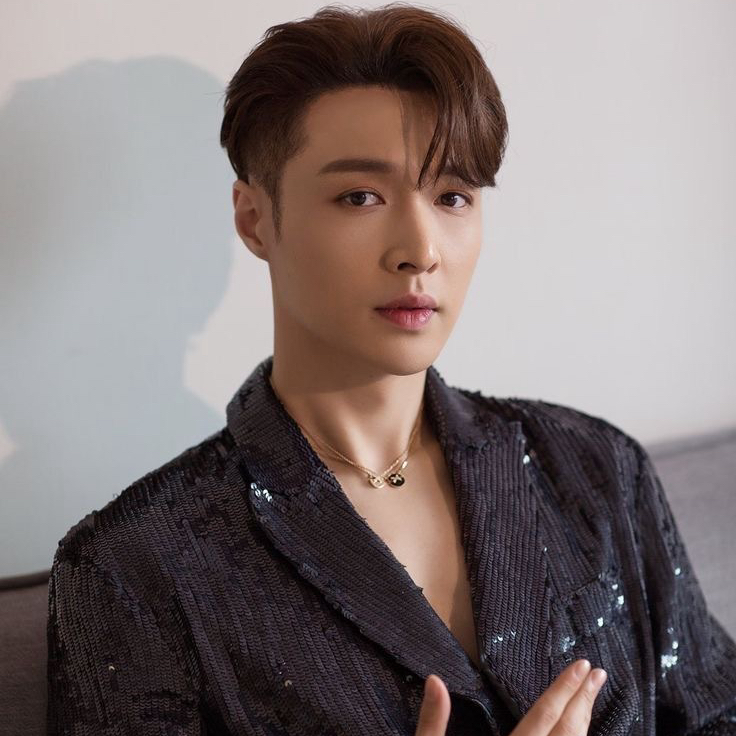 Latest photo of Lay (EXO)
