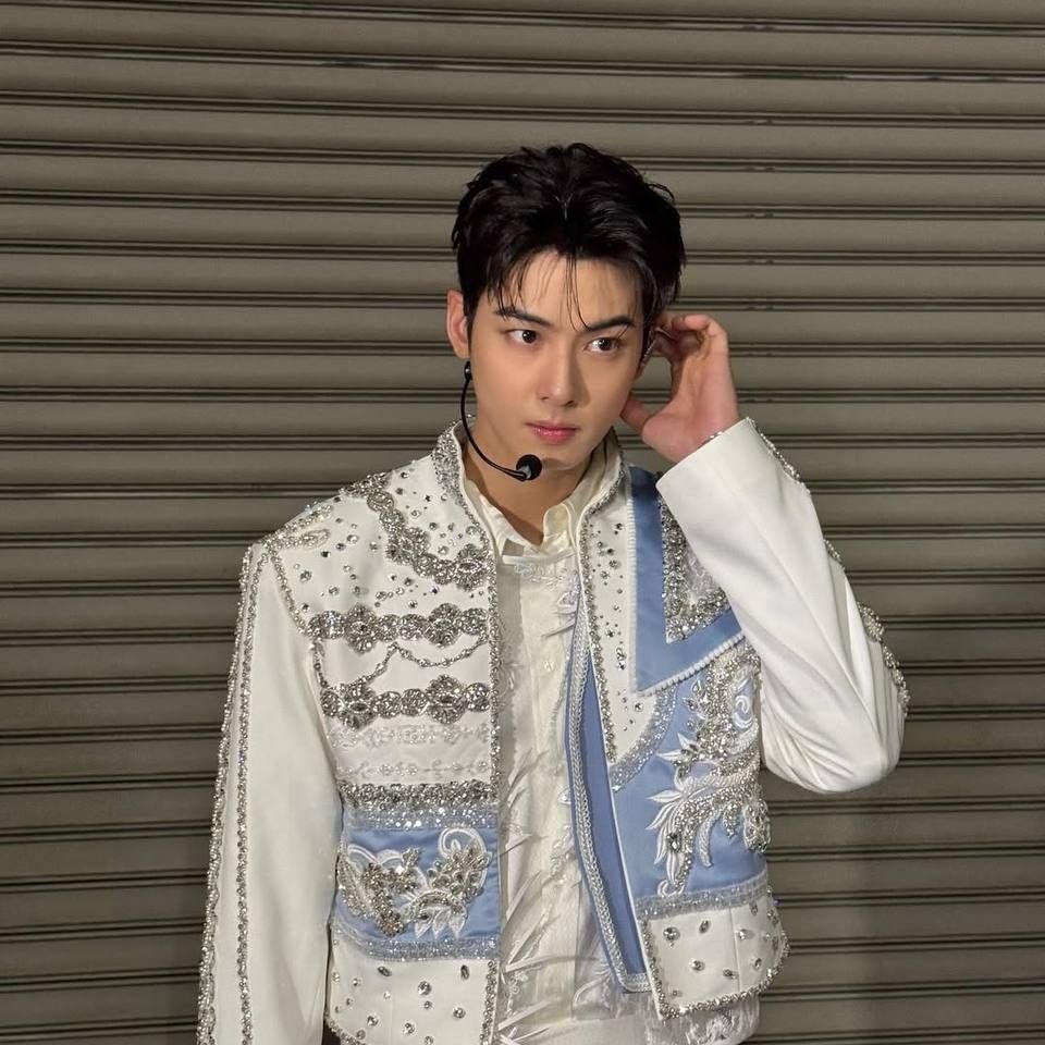 Recent activity shot of Eunwoo (ASTRO)