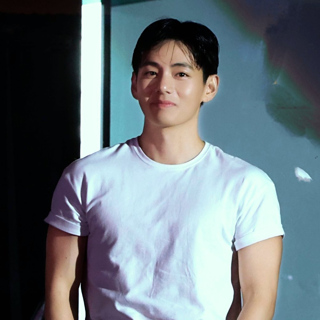 Foto terbaru V (BTS)