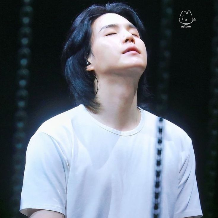 Potret di balik layar SUGA (BTS)