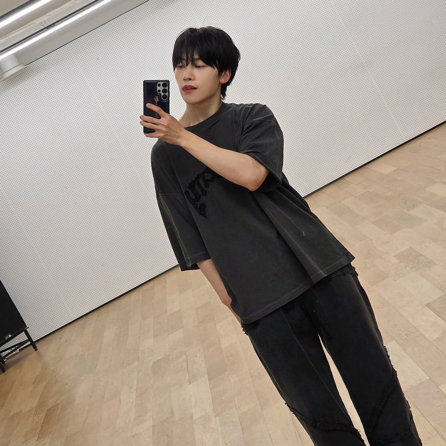 Recent activity shot of Seok Matthew (ZEROBASEONE)